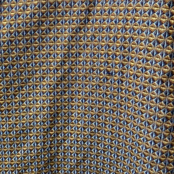 Men's Jhane Barnes Blue Starburst Patterned Silk+Cotton Button-Down Shirt - Picture 7 of 16